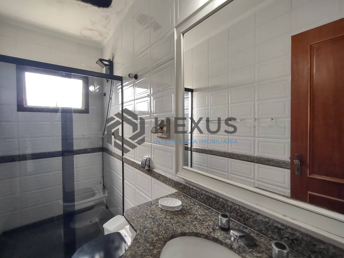 Foto 15 de Apartamento com varanda e lazer na Enseada, Guarujá