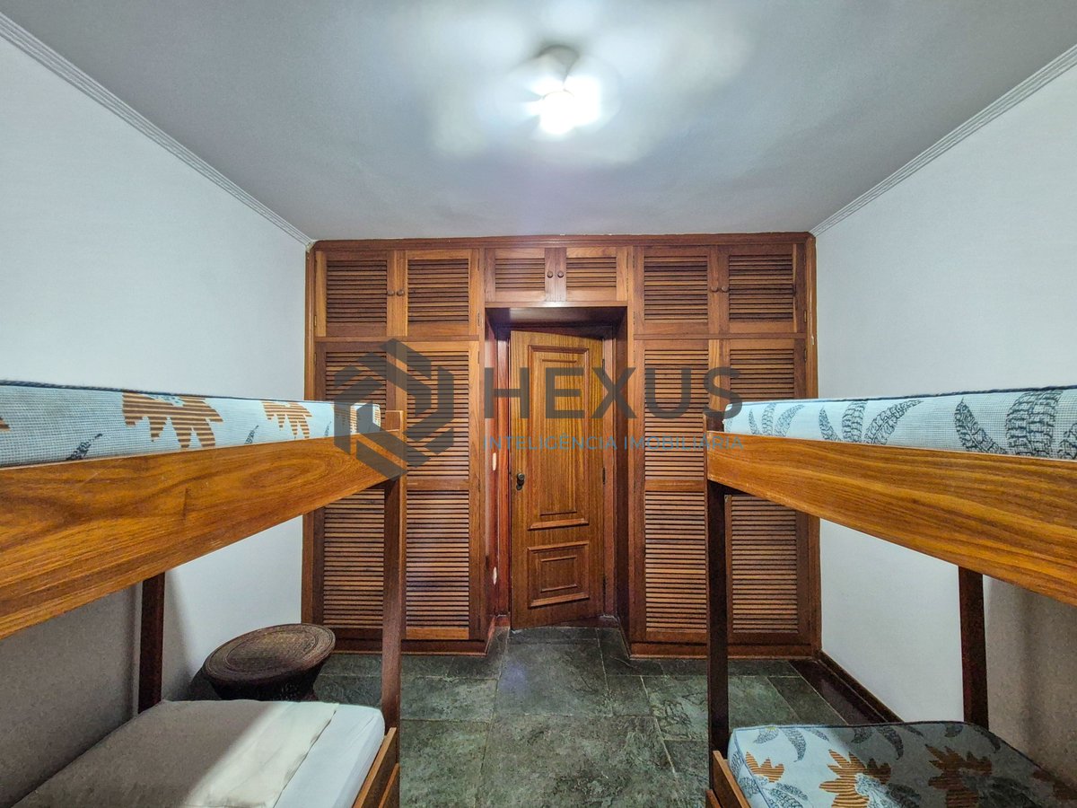 Foto 18 de Apartamento reformado com varanda e lazer, Guarujá