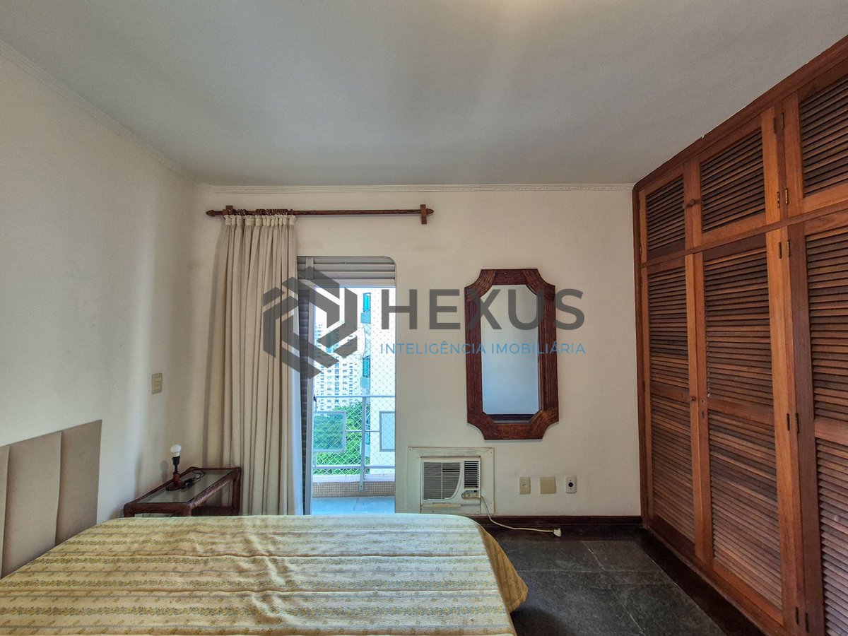 Foto 20 de Apartamento reformado com varanda e lazer, Guarujá