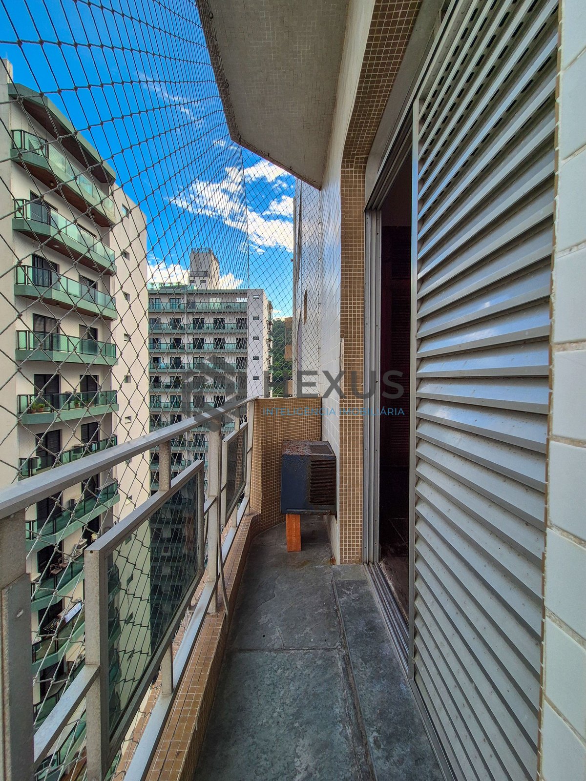 Foto 22 de Apartamento reformado com varanda e lazer, Guarujá