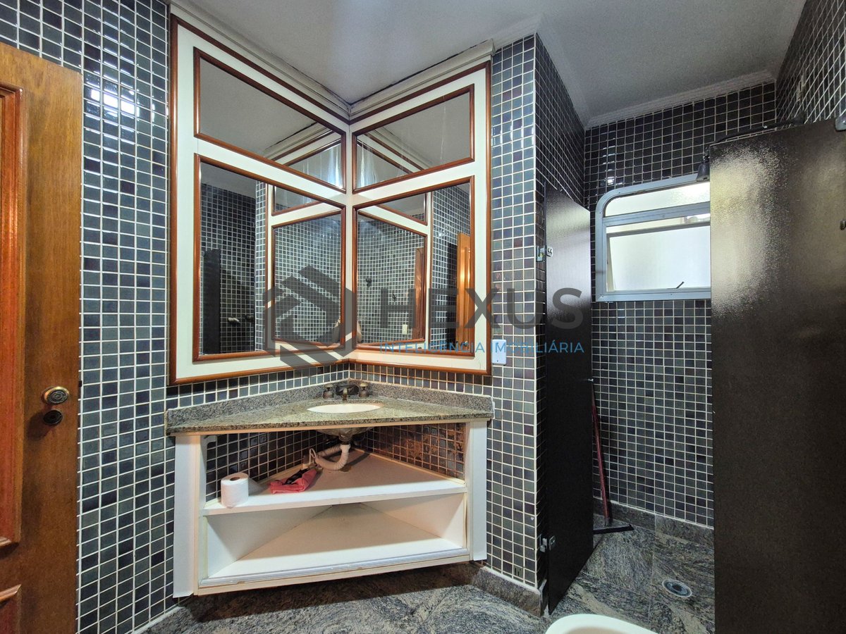 Foto 9 de Apartamento reformado com varanda e lazer, Guarujá