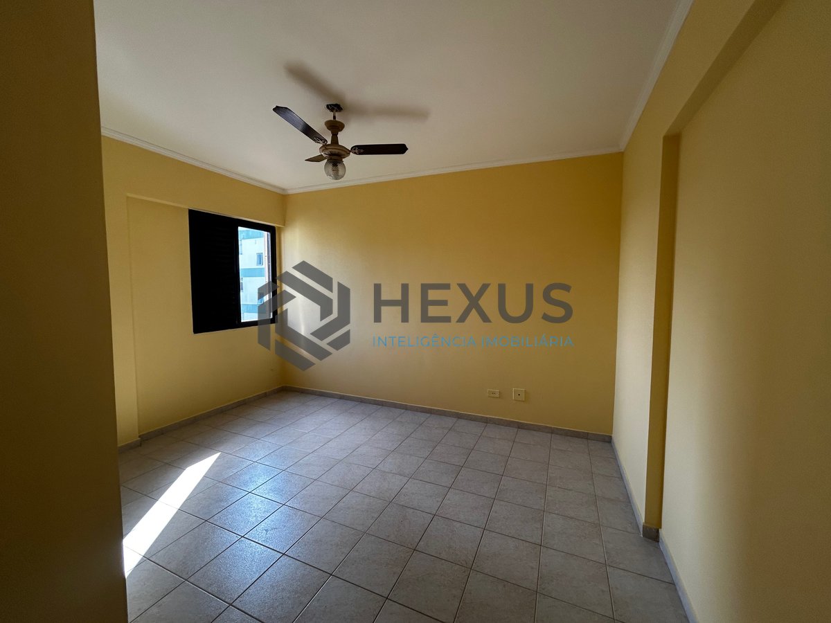 Foto 6 de Apartamento com varanda e lazer a 500m da praia no Tombo, Guarujá