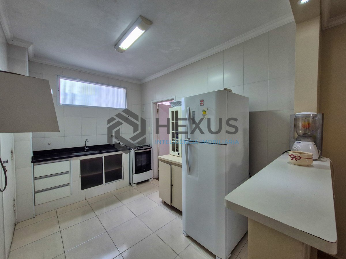 Foto 18 de Apartamento com varanda a 1 quadra da praia nas Pitangueiras, Guarujá