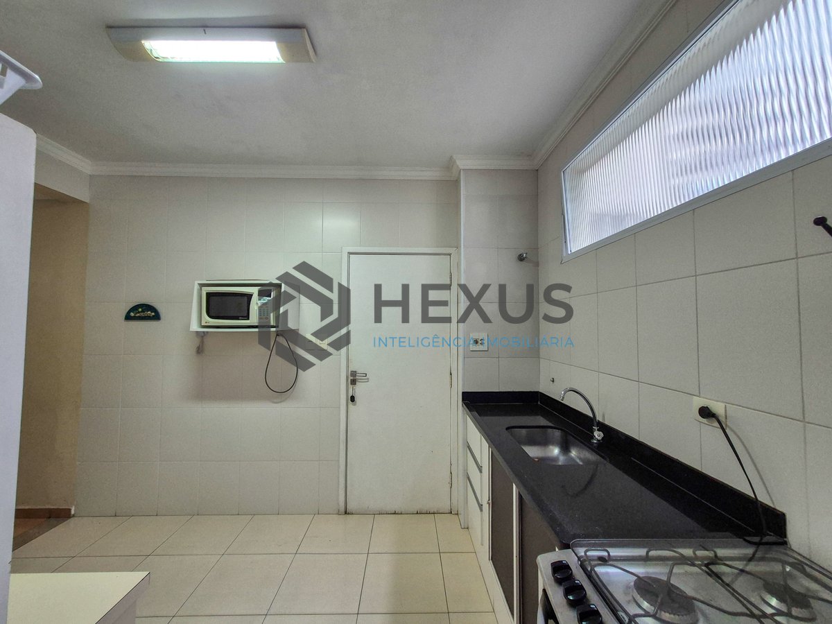 Foto 21 de Apartamento com varanda a 1 quadra da praia nas Pitangueiras, Guarujá