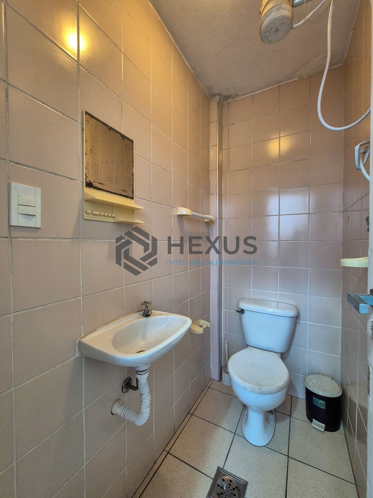 Foto 24 de Apartamento com varanda a 1 quadra da praia nas Pitangueiras, Guarujá