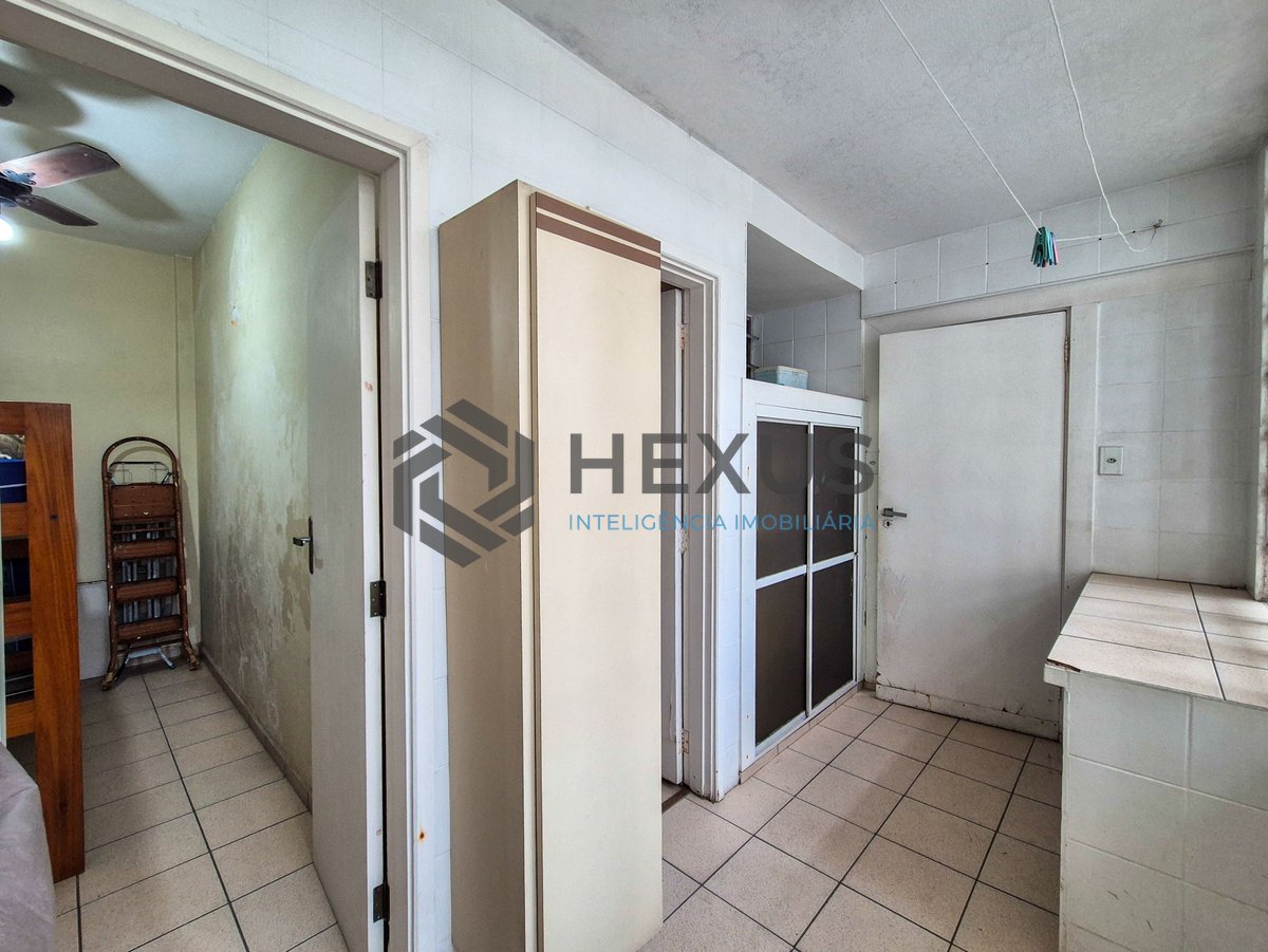 Foto 25 de Apartamento com varanda a 1 quadra da praia nas Pitangueiras, Guarujá