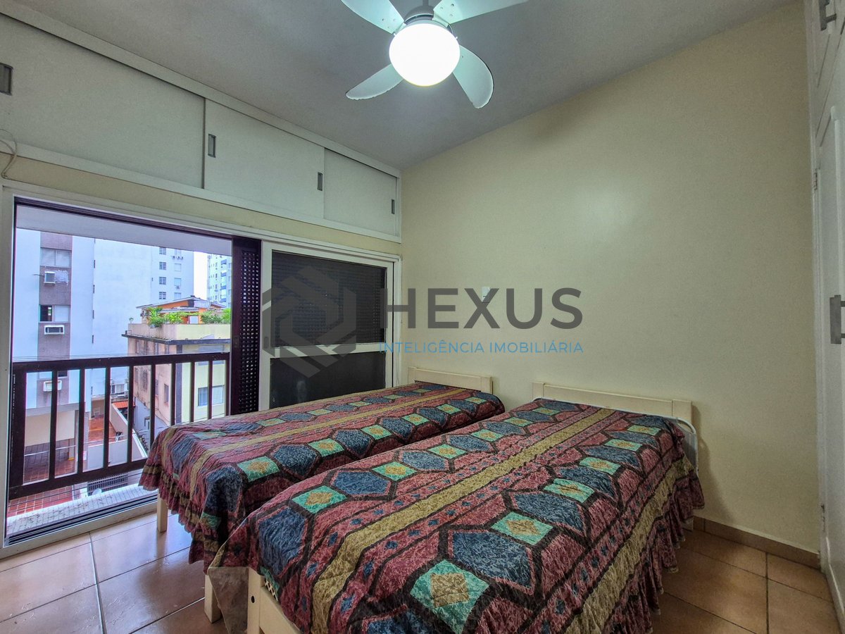Foto 8 de Apartamento com varanda a 1 quadra da praia nas Pitangueiras, Guarujá