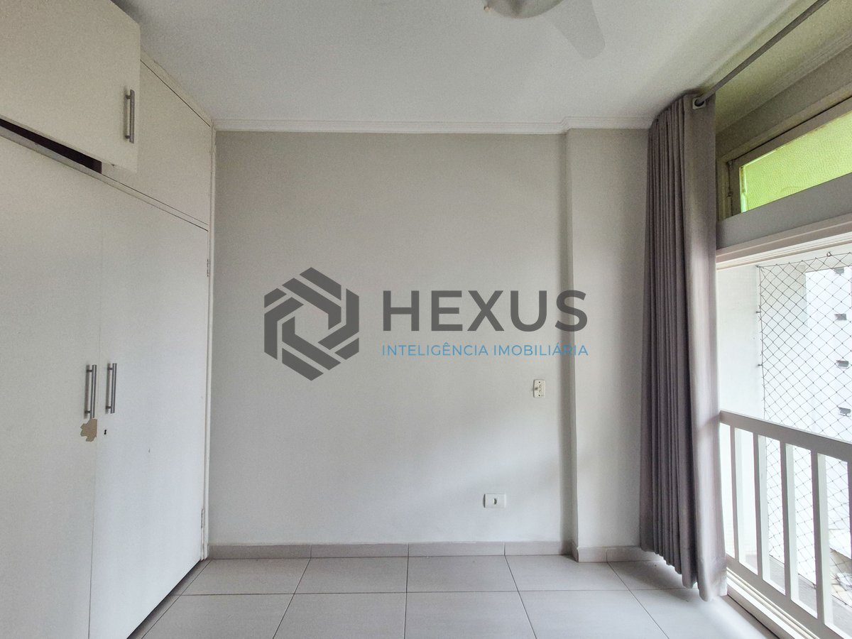 Foto 14 de Apartamento com varanda a 1 quadra do mar nas Pitangueiras, Guarujá