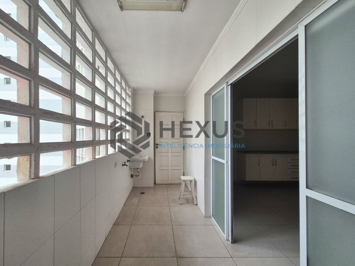 Foto 24 de Apartamento com varanda a 1 quadra do mar nas Pitangueiras, Guarujá