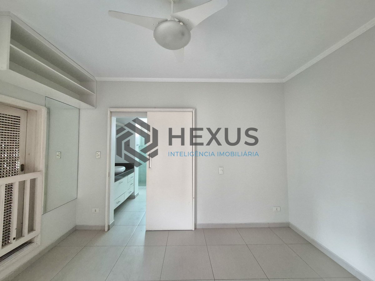 Foto 8 de Apartamento com varanda a 1 quadra do mar nas Pitangueiras, Guarujá