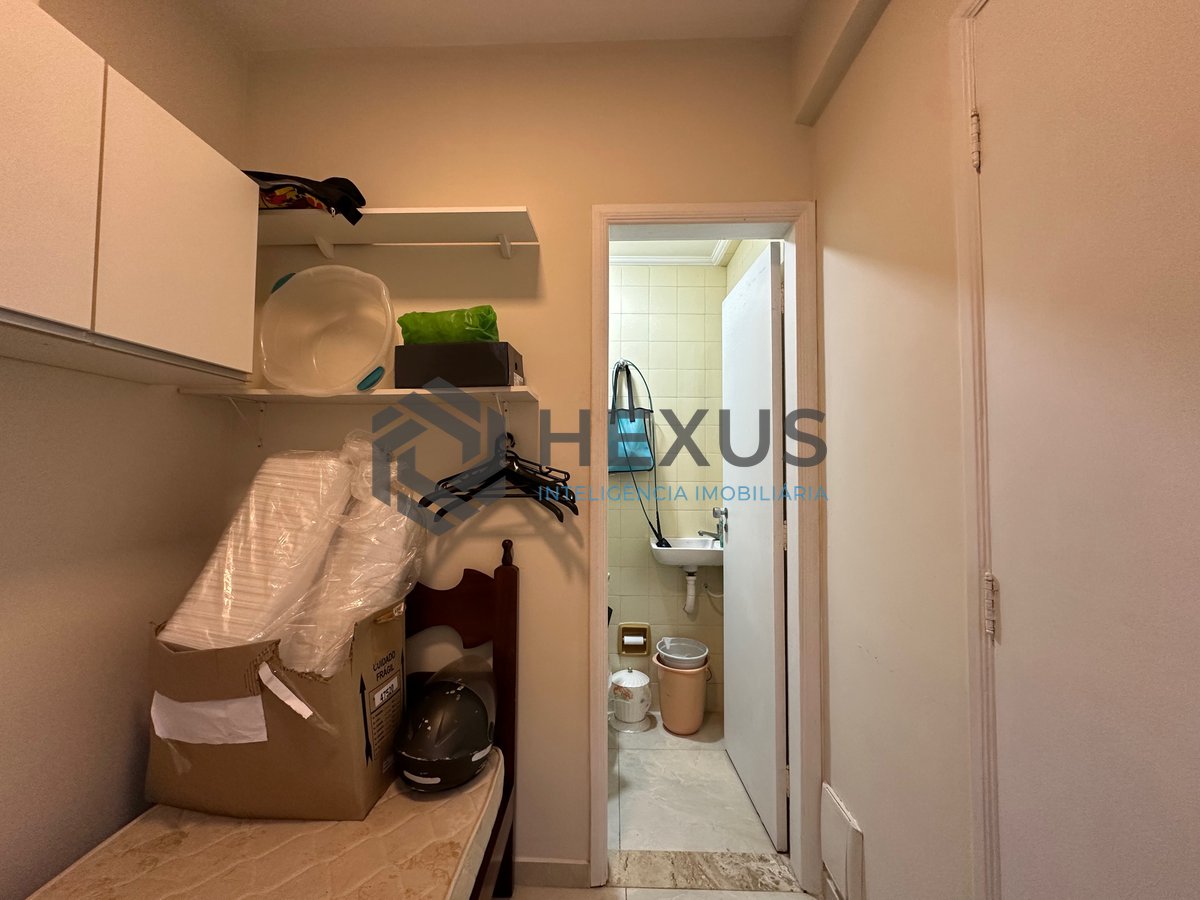 Foto 24 de Apartamento com varanda a 250m da praia na Enseada, Guarujá