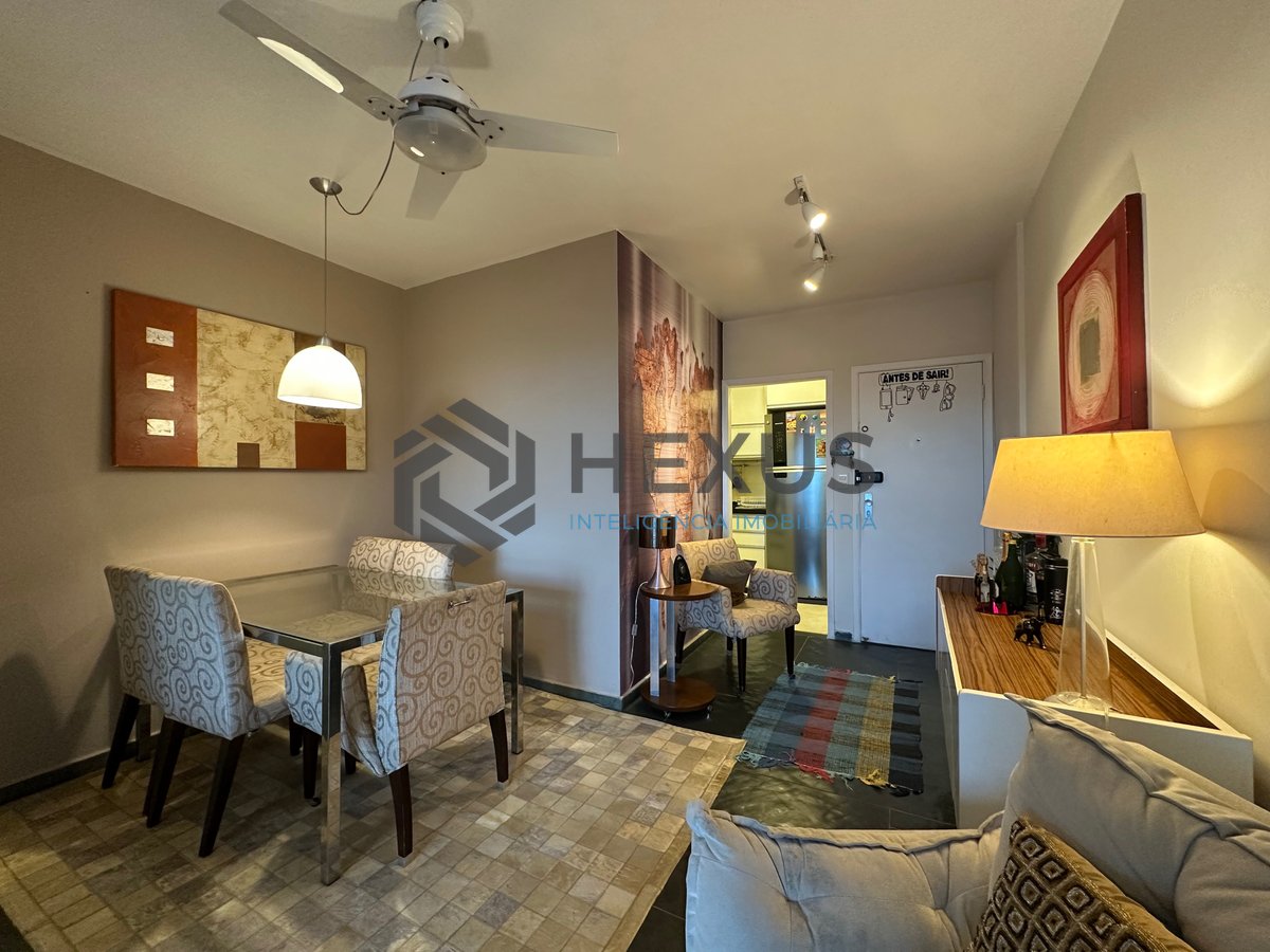 Foto 4 de Apartamento com varanda a 250m da praia na Enseada, Guarujá