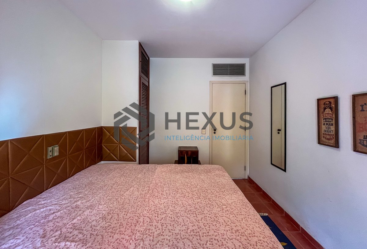Foto 30 de Apartamento frente mar com varanda lazer e quintal na Enseada, Guarujá