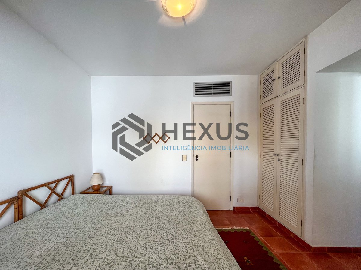 Foto 37 de Apartamento frente mar com varanda lazer e quintal na Enseada, Guarujá