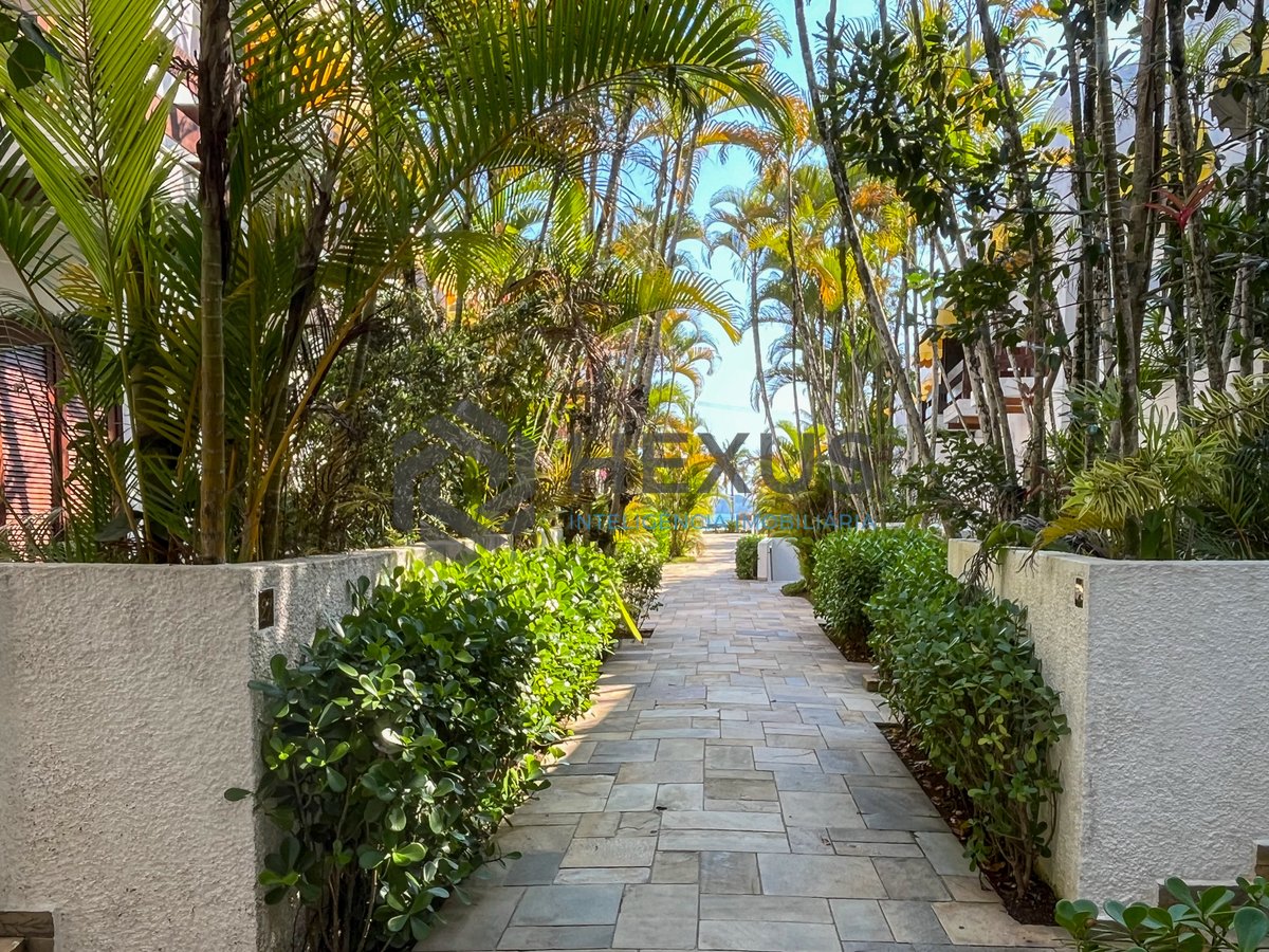 Foto 55 de Apartamento frente mar com varanda lazer e quintal na Enseada, Guarujá