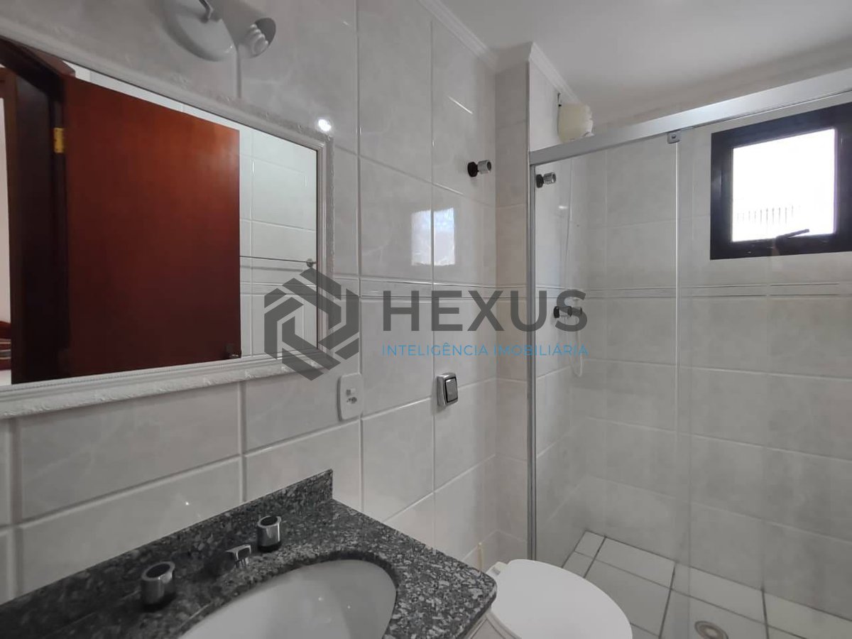 Foto 12 de Apartamento com varanda e lazer na Enseada, Guarujá