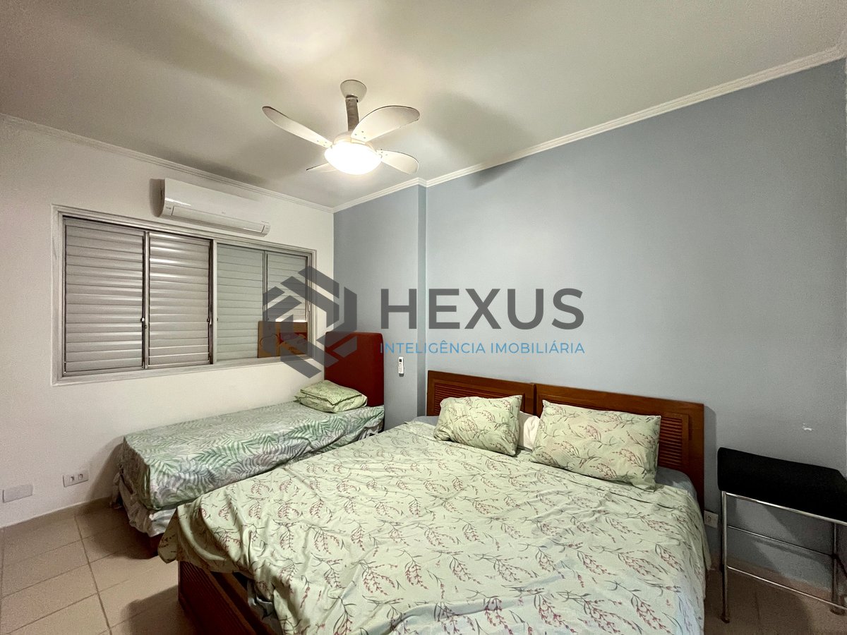 Foto 16 de Apartamento com varanda vista mar na beira mar da praia nas Pitangueiras, Guarujá