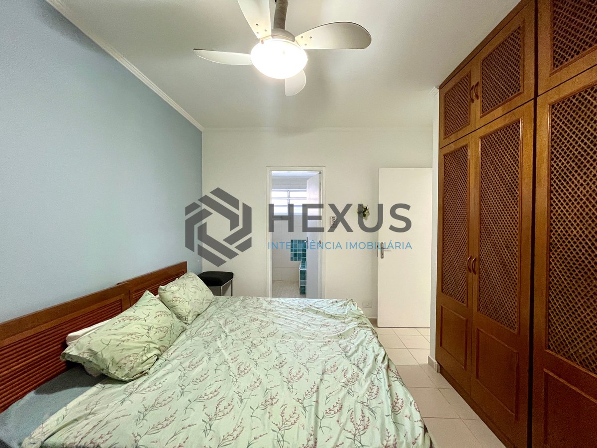 Foto 18 de Apartamento com varanda vista mar na beira mar da praia nas Pitangueiras, Guarujá