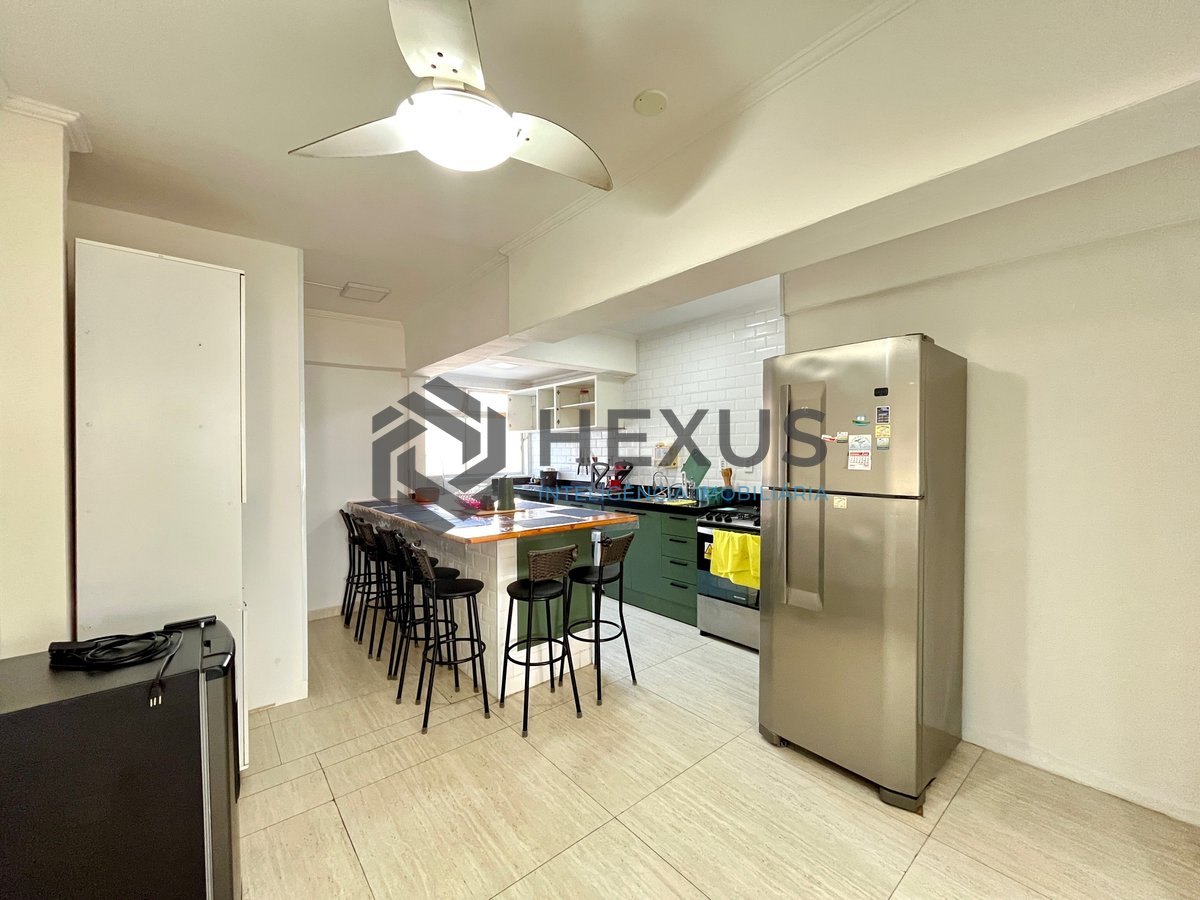 Foto 9 de Apartamento com varanda vista mar na beira mar da praia nas Pitangueiras, Guarujá