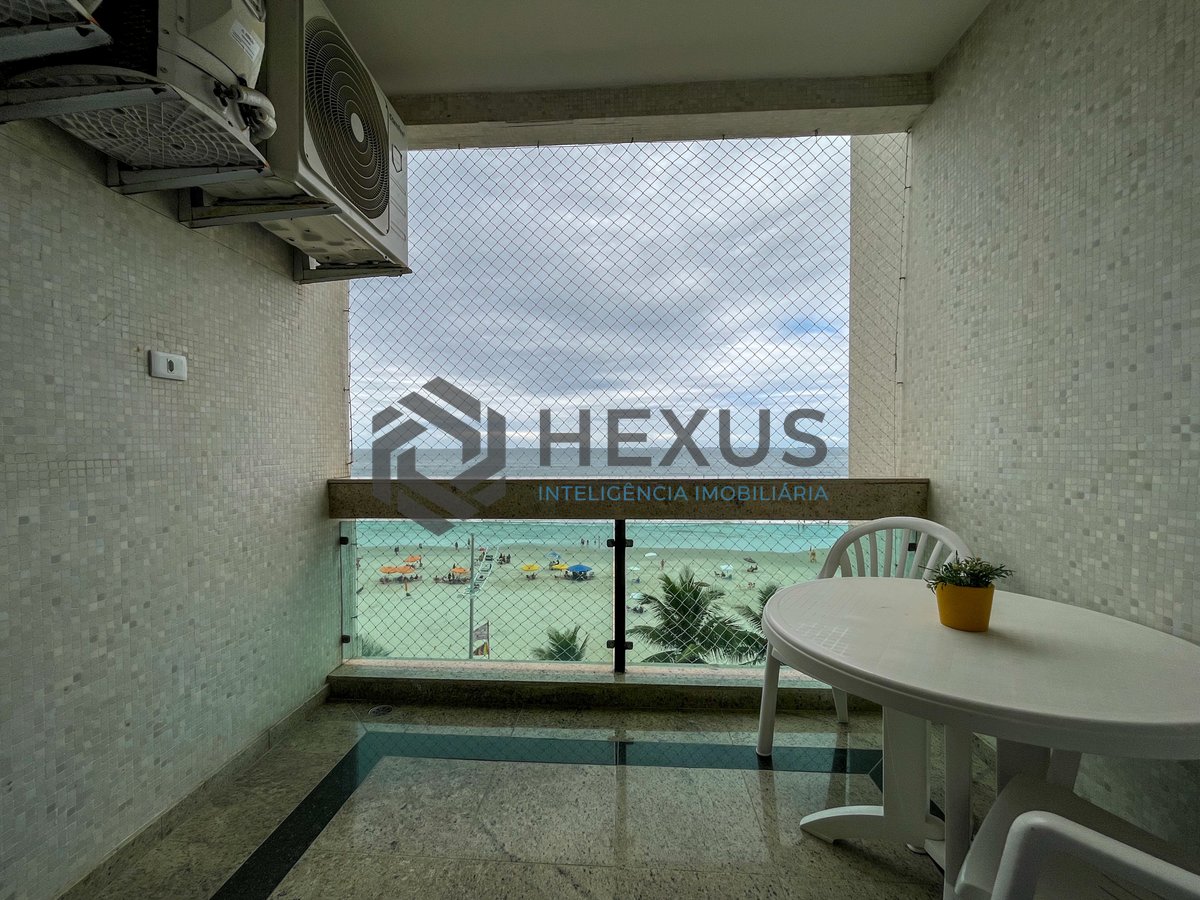 Foto 7 de Apartamento reformado frente mar com varanda vista mar nas Pitangueiras, Guarujá