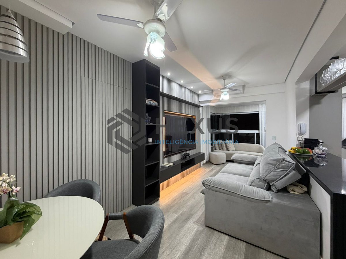 Foto 11 de Apartamento com varanda gourmet e lazer a 1 quadra da praia no Jardim Astúrias, Guarujá
