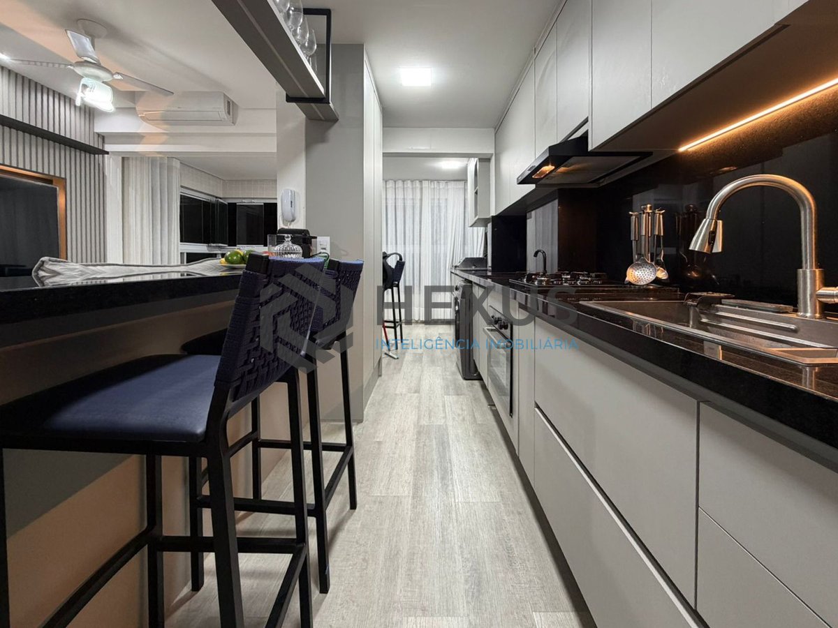 Foto 17 de Apartamento com varanda gourmet e lazer a 1 quadra da praia no Jardim Astúrias, Guarujá