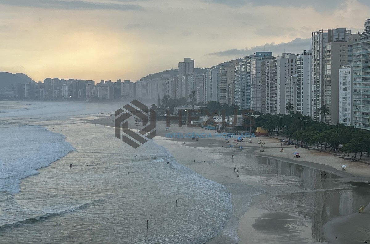 Foto 11 de Apartamento frente mar com varanda vista mar nas Pitangueiras, Guarujá