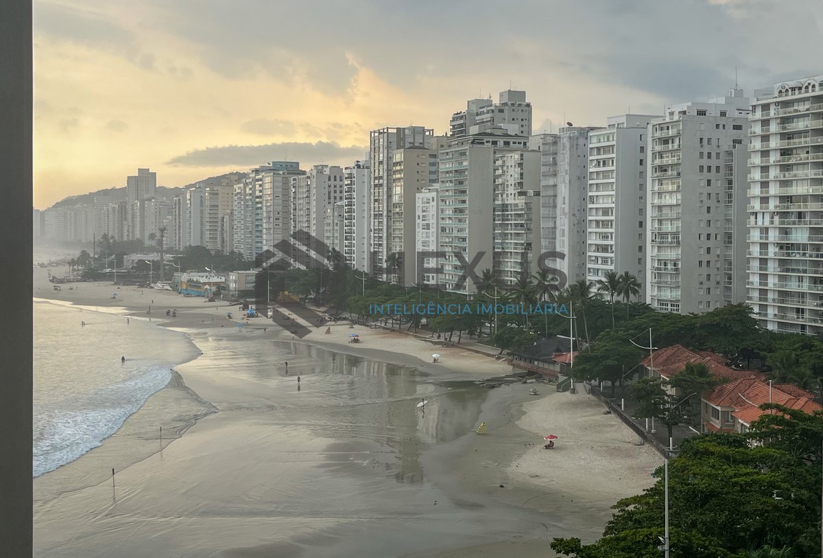 Foto 19 de Apartamento frente mar com varanda vista mar nas Pitangueiras, Guarujá