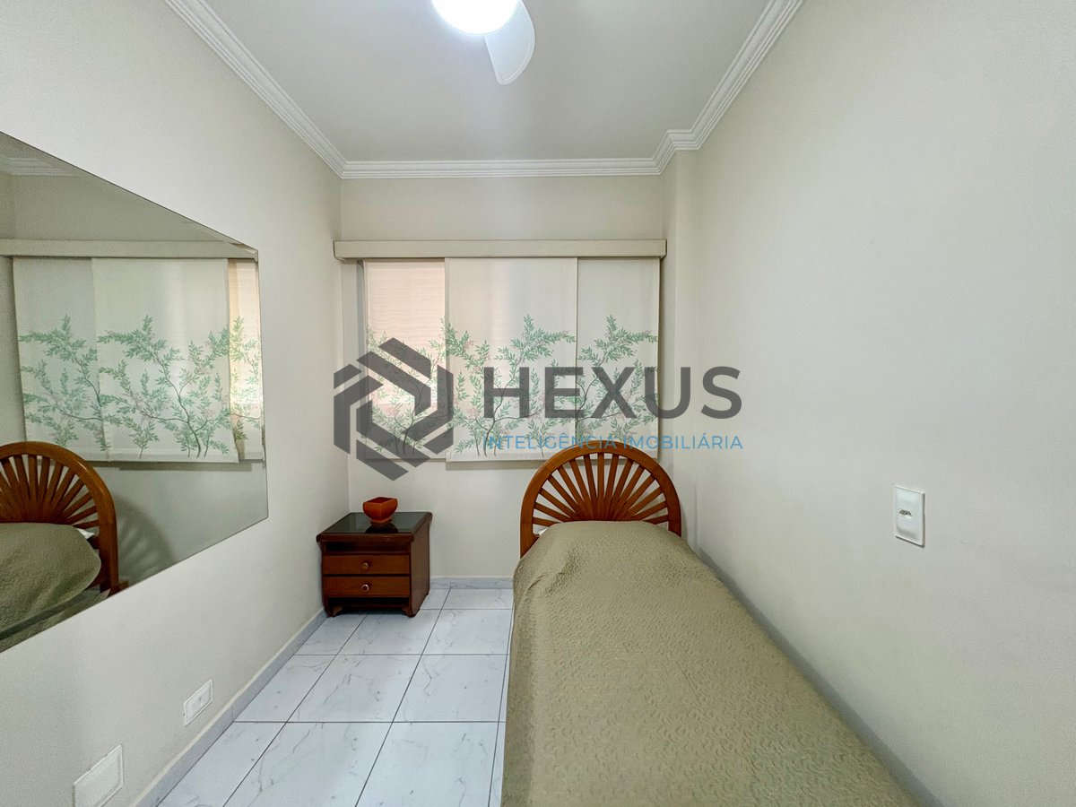Foto 15 de Apartamento reformado com varanda na Enseada, Guarujá