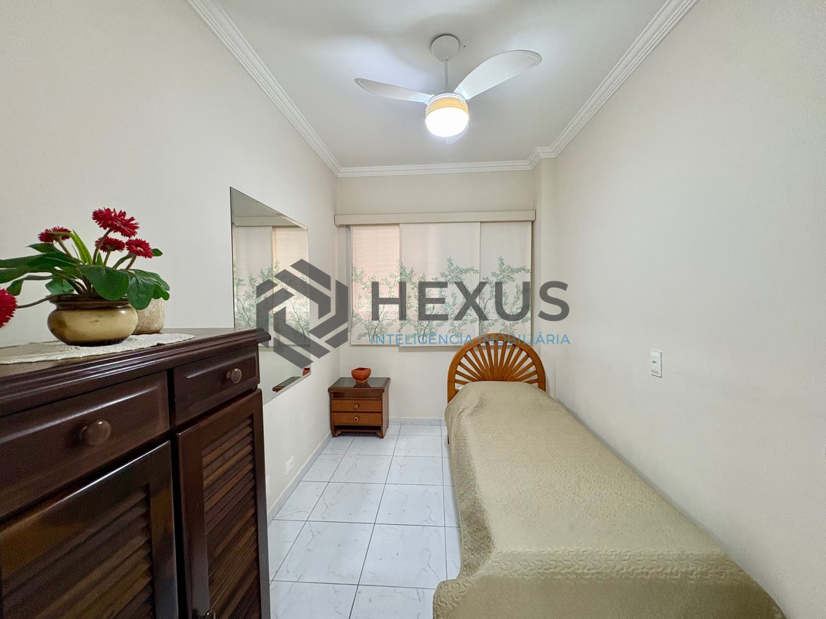 Foto 16 de Apartamento reformado com varanda na Enseada, Guarujá