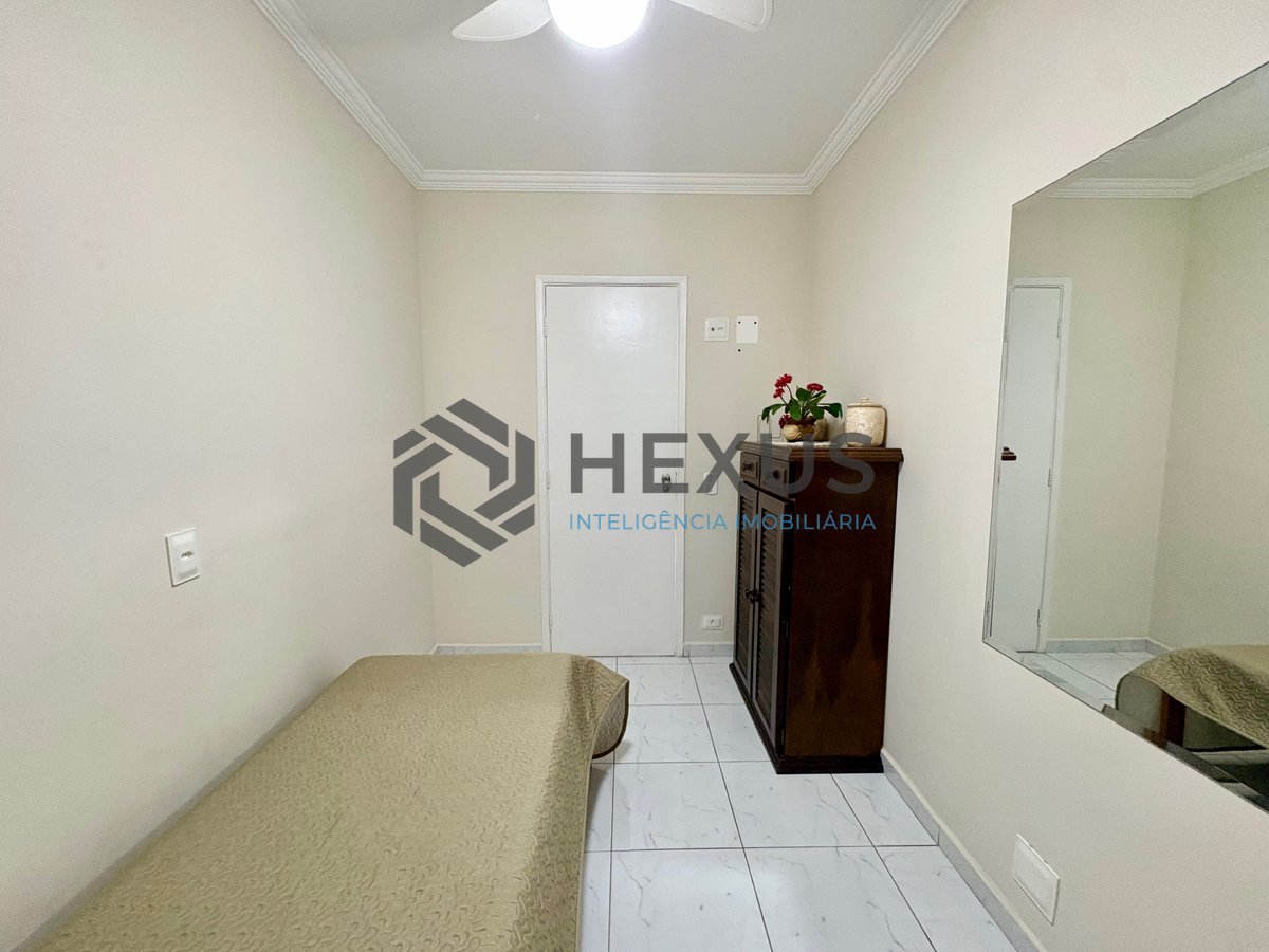 Foto 17 de Apartamento reformado com varanda na Enseada, Guarujá