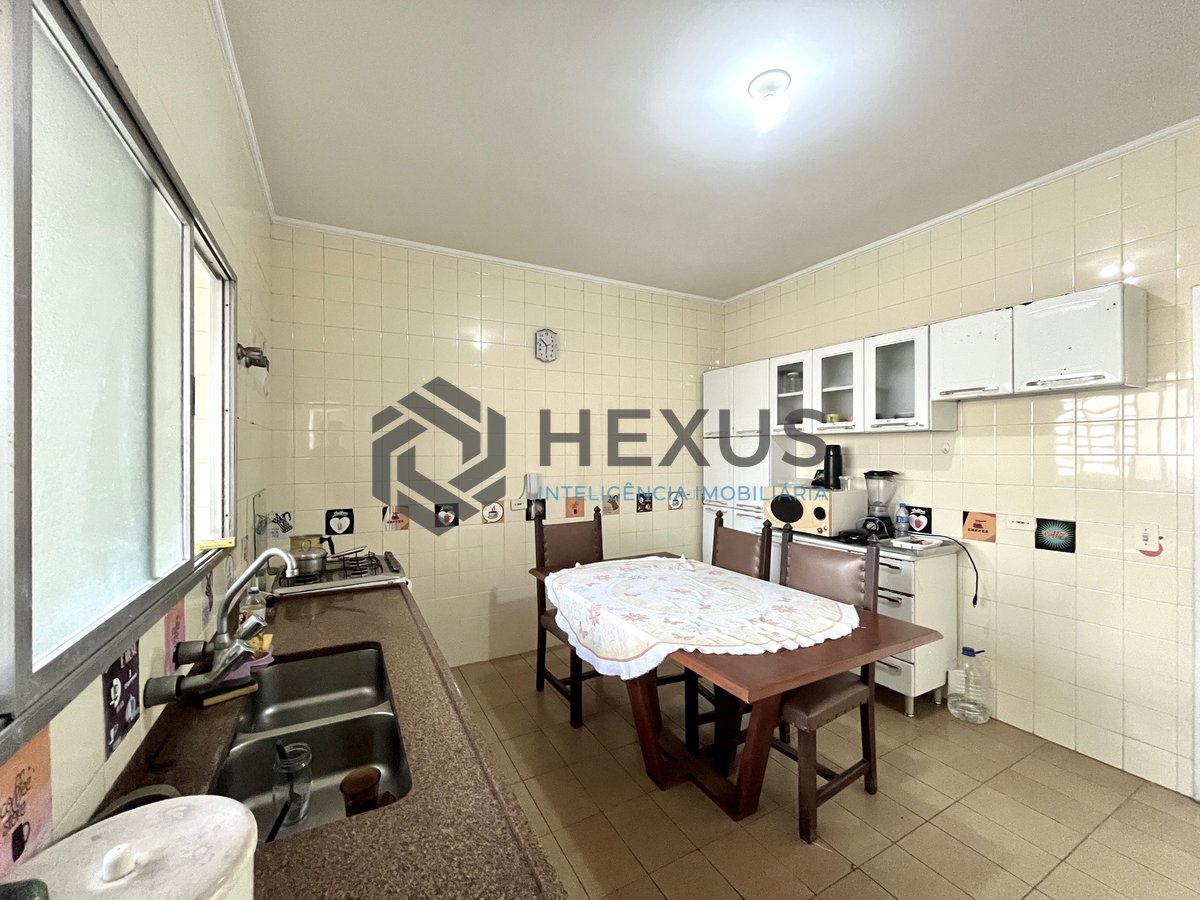 Foto 17 de Apartamento com varanda a 1 quadra do mar nas Pitangueiras, Guarujá
