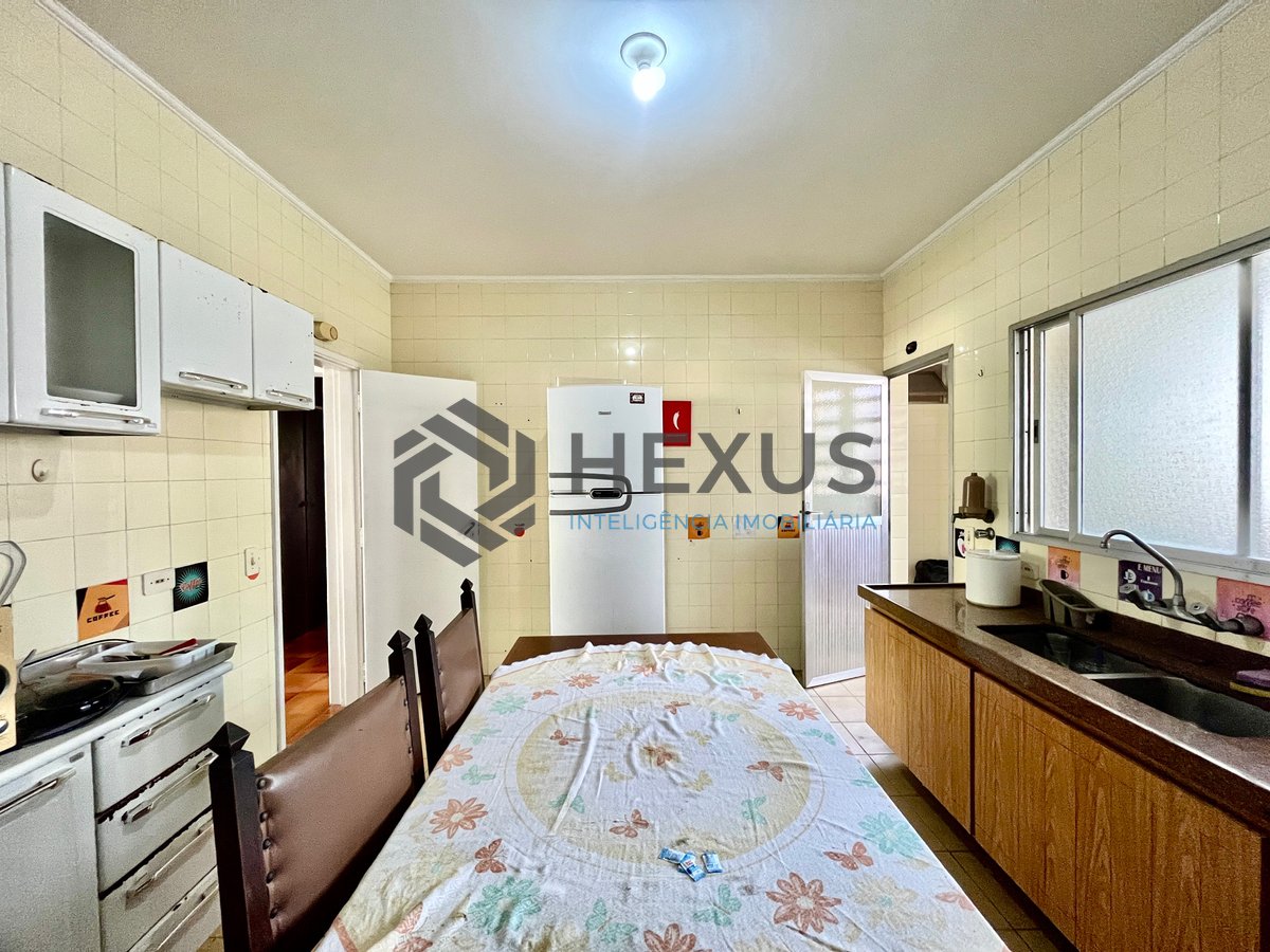Foto 18 de Apartamento com varanda a 1 quadra do mar nas Pitangueiras, Guarujá