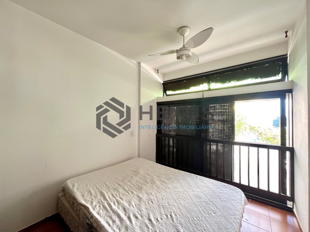 Foto 6 de Apartamento com varanda a 1 quadra do mar nas Pitangueiras, Guarujá