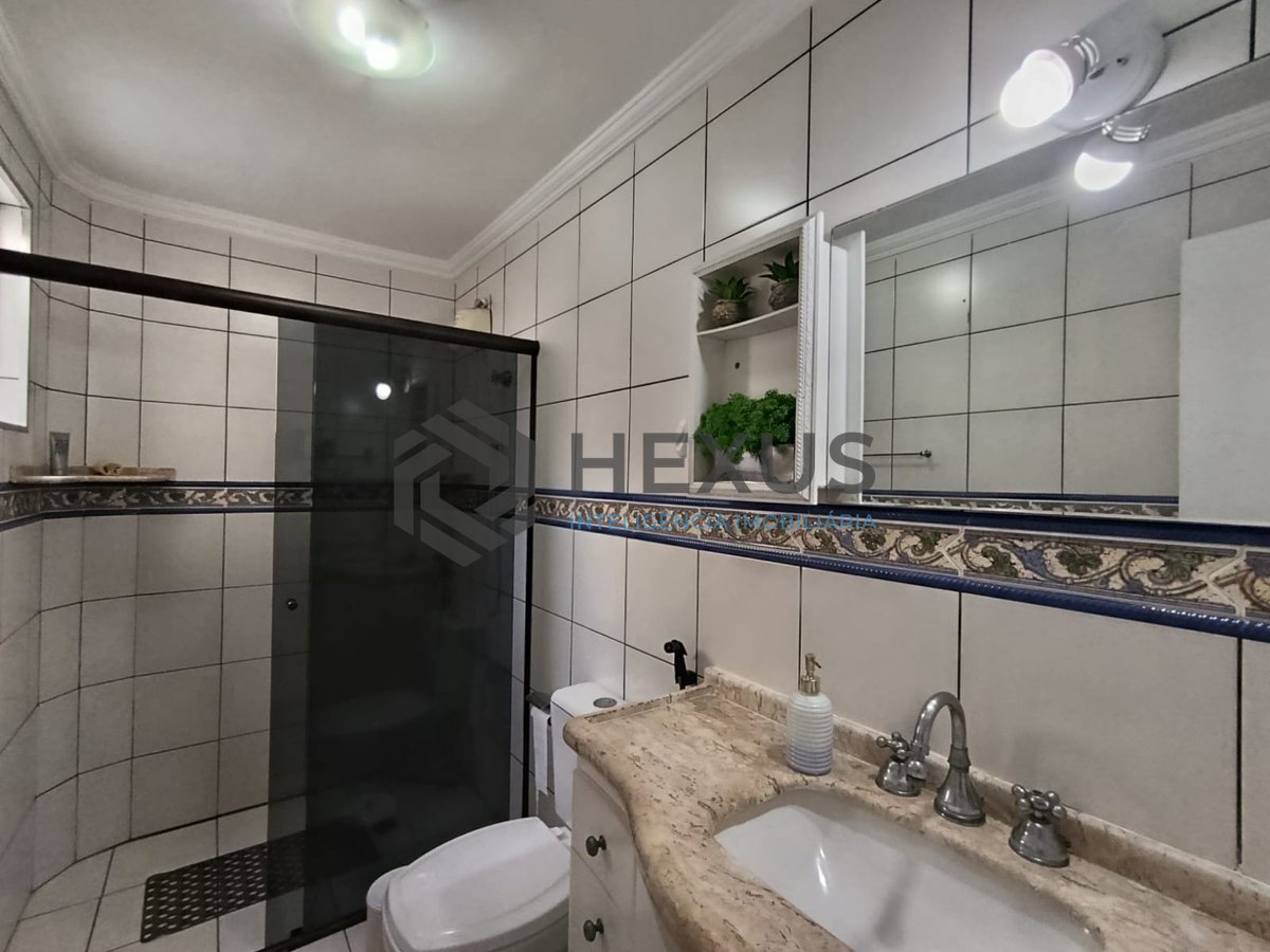 Foto 13 de Apartamento com varanda na Enseada, Guarujá