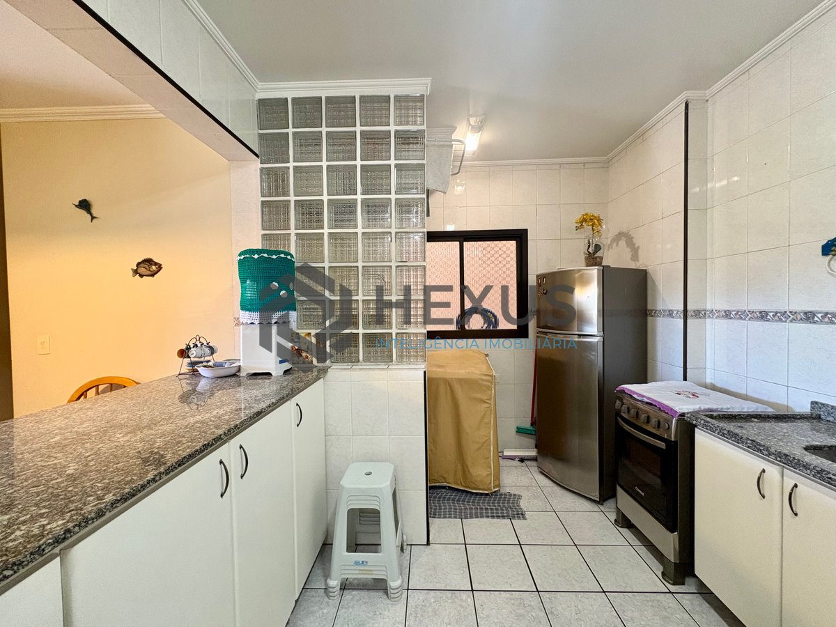 Foto 19 de Apartamento com varanda e lazer na Enseada, Guarujá
