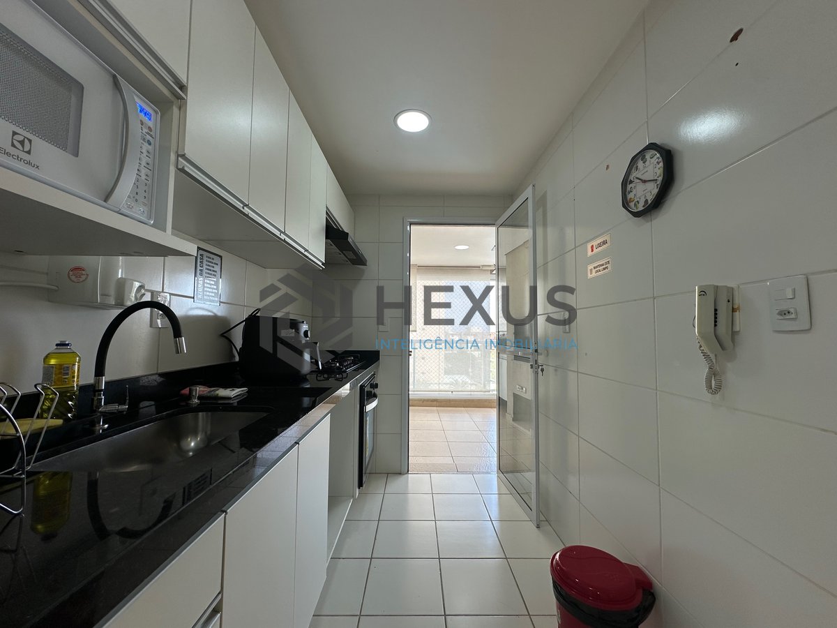 Foto 4 de Apartamento com varanda gourmet e vista mar a 600m da praia na Enseada, Guarujá