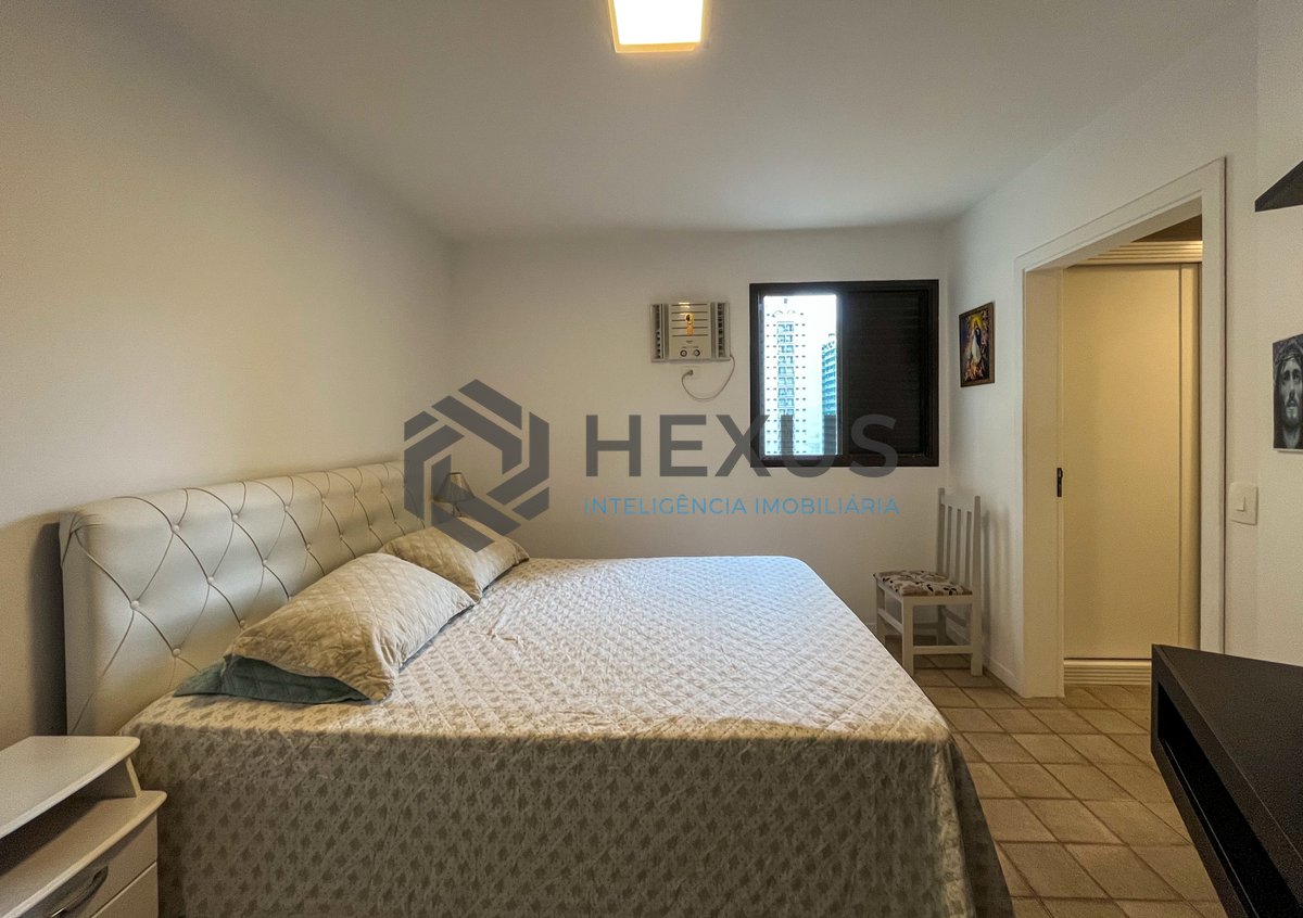 Foto 19 de Apartamento com varanda e lazer nas Pitangueiras, Guarujá
