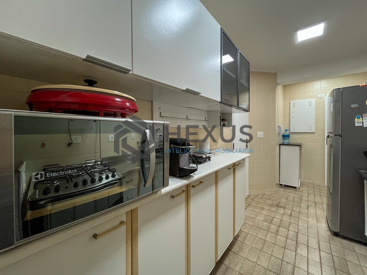 Foto 28 de Apartamento com varanda e lazer nas Pitangueiras, Guarujá