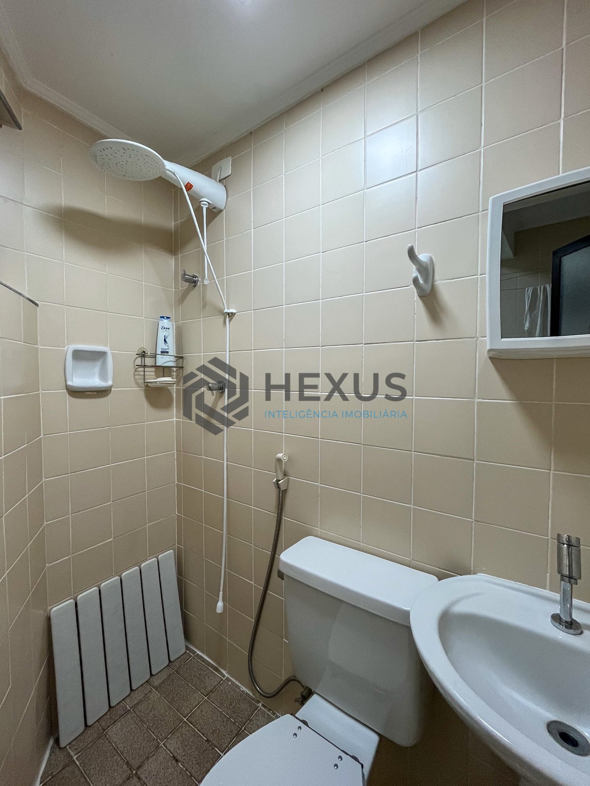 Foto 34 de Apartamento com varanda e lazer nas Pitangueiras, Guarujá