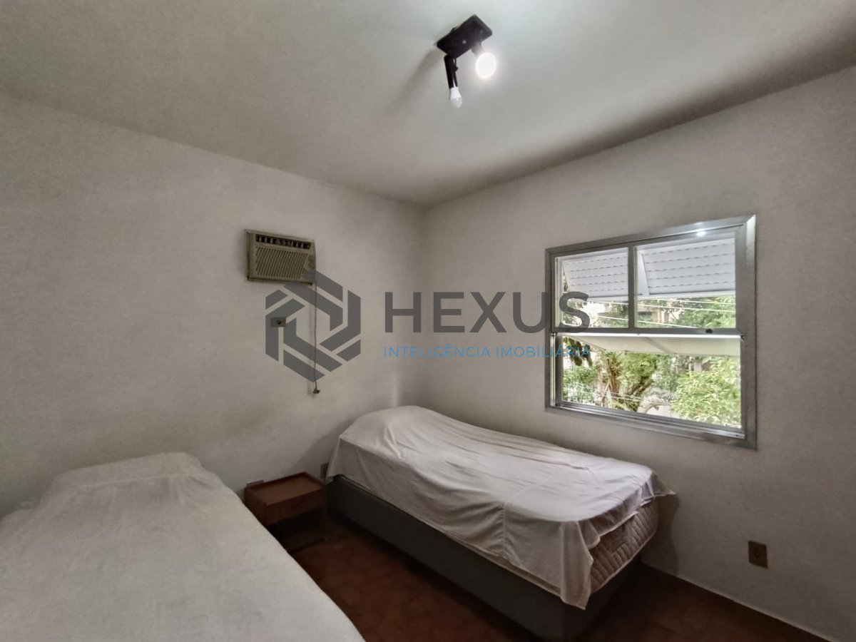 Foto 12 de Apartamento com varanda e lazer na Enseada, Guarujá