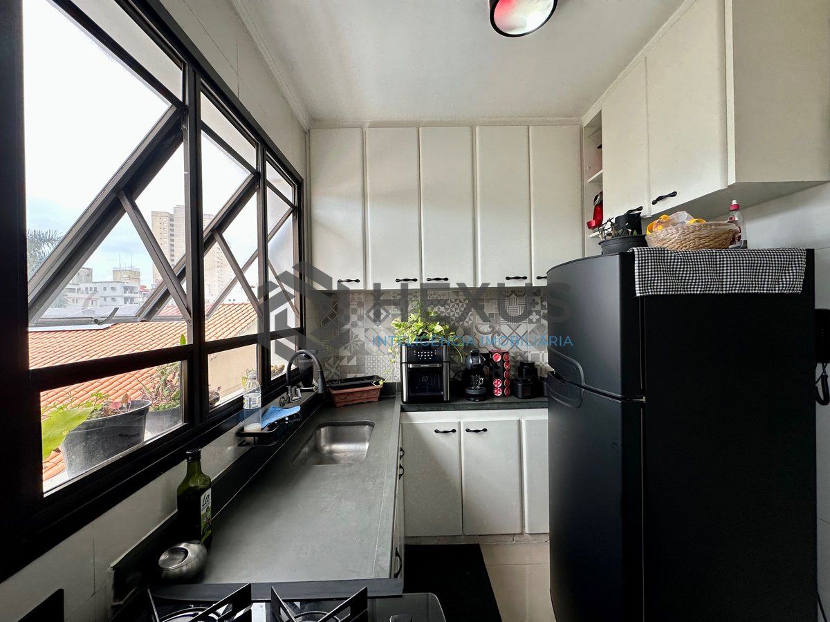 Foto 10 de Apartamento reformado com 2 dormitórios a 900m da Praia da Enseada – Região Tortugas