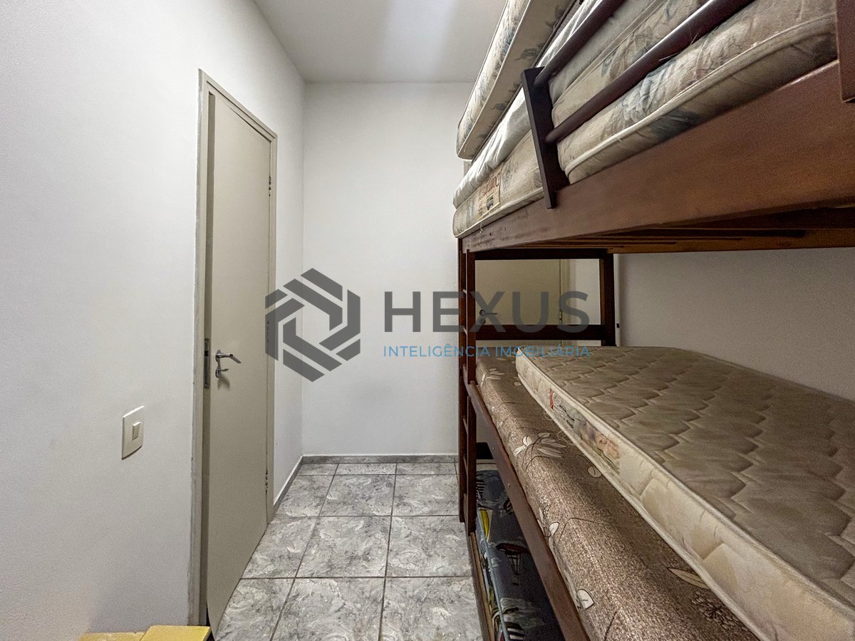 Foto 17 de Apartamento com varanda e lazer a 150m da praia na Enseada, Guarujá