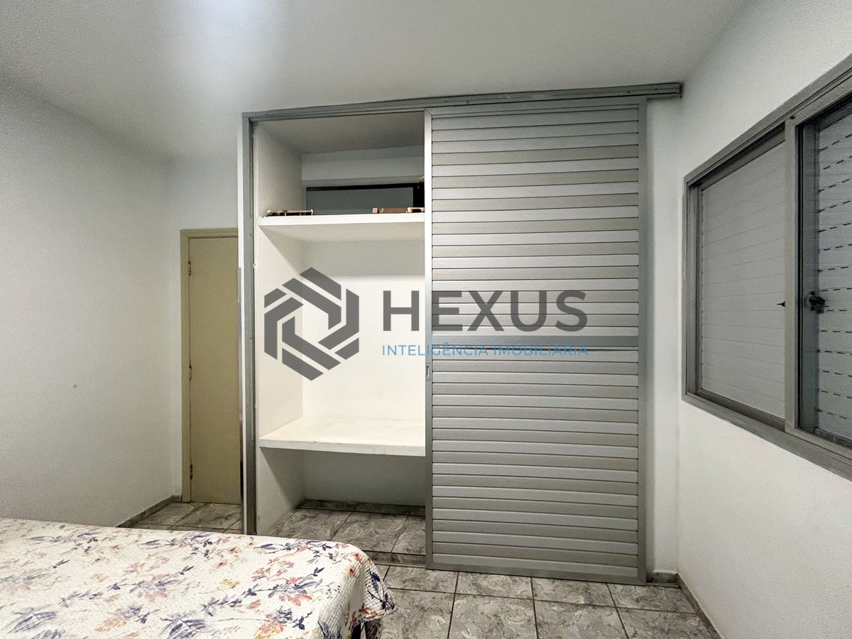 Foto 6 de Apartamento com varanda e lazer a 150m da praia na Enseada, Guarujá