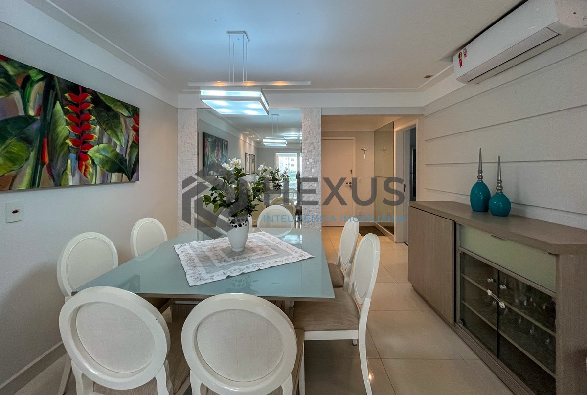Foto 5 de Apartamento reformado frente mar com varanda gourmet vista mar com lazer na Pitangueiras, Guarujá