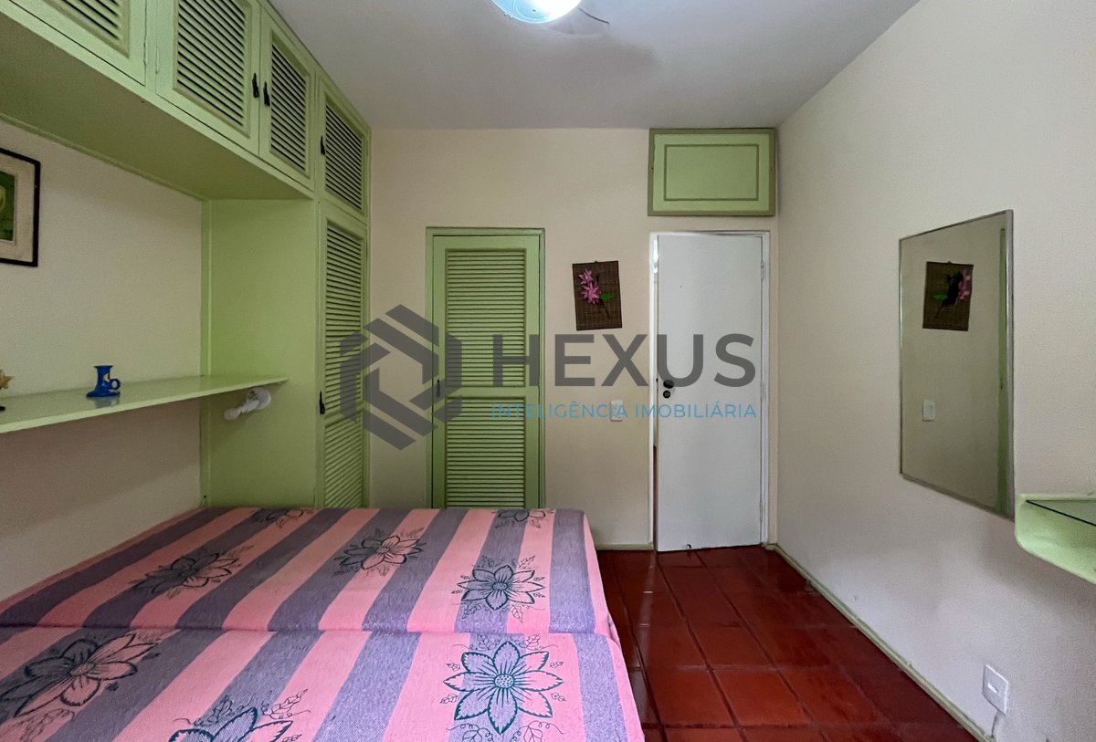 Foto 14 de Apartamento com varanda a 1 quadra do mar nas Pitangueiras, Guarujá