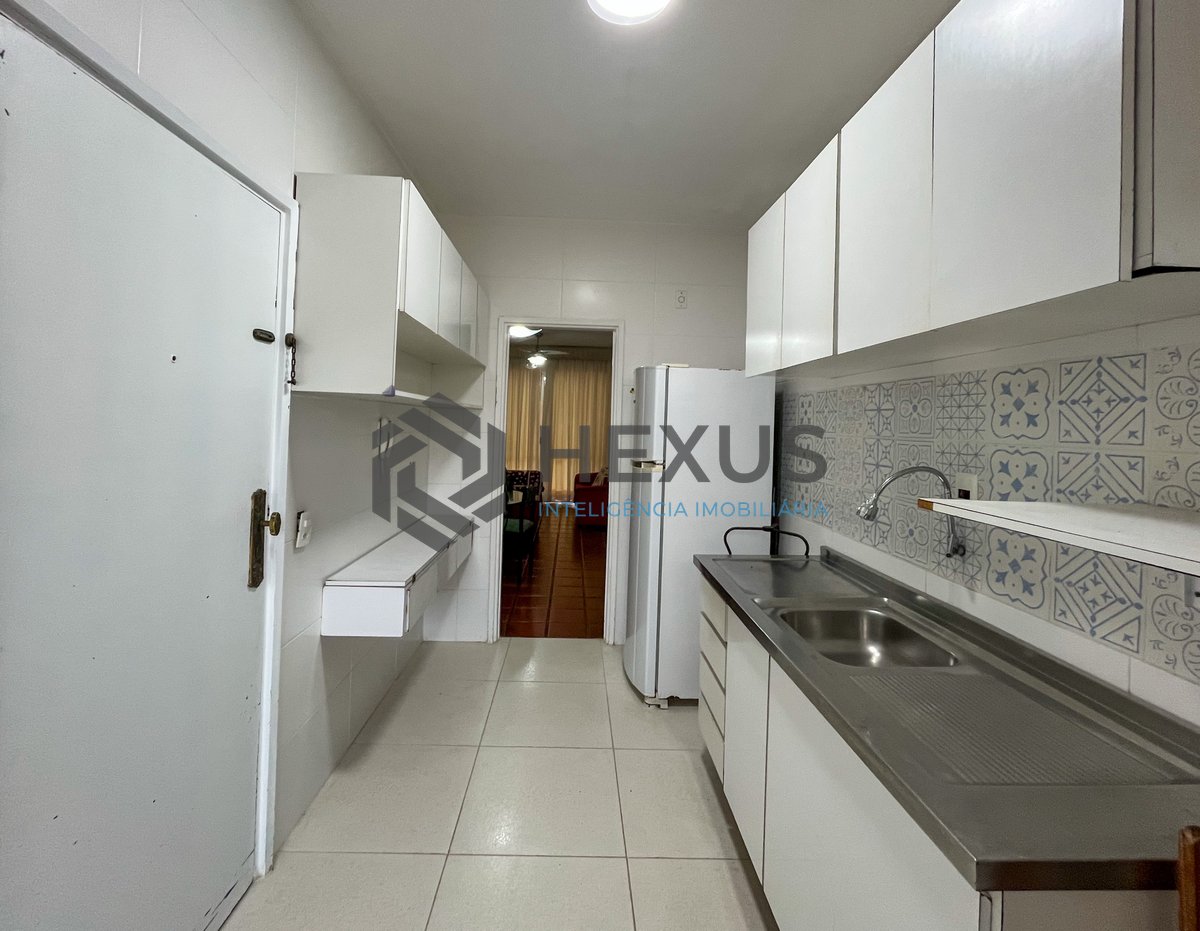 Foto 21 de Apartamento com varanda a 1 quadra do mar nas Pitangueiras, Guarujá