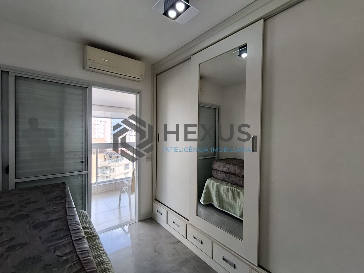 Foto 13 de Apartamento com varanda gourmet vista mar e lazer na Enseada, Guarujá
