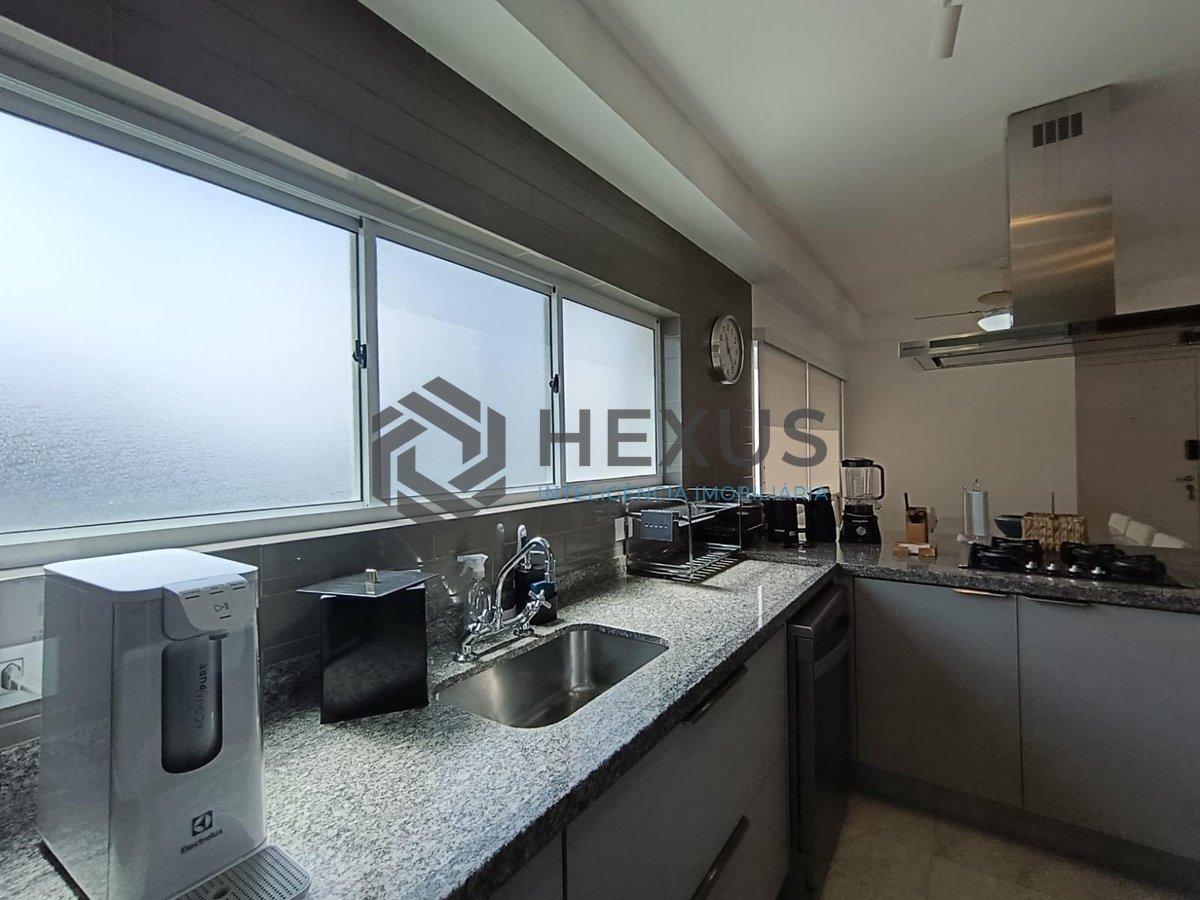 Foto 21 de Apartamento com varanda gourmet vista mar e lazer na Enseada, Guarujá