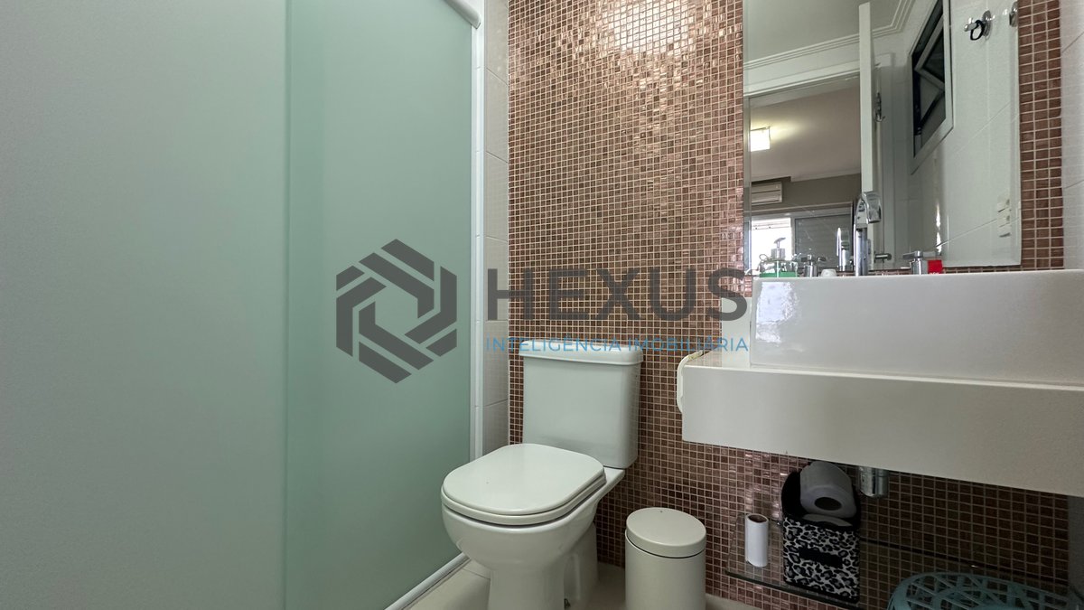 Foto 16 de Apartamento com varanda gourmet vista mar e lazer na Enseada, Guarujá